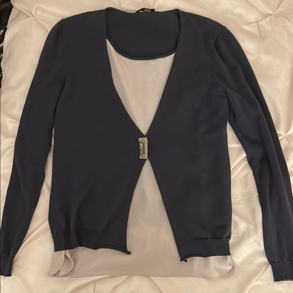 EUC PESERICO TUCCI DARK GRAY CARDIGAN w/CREAM SILK SHELL & Embellished Clasp M